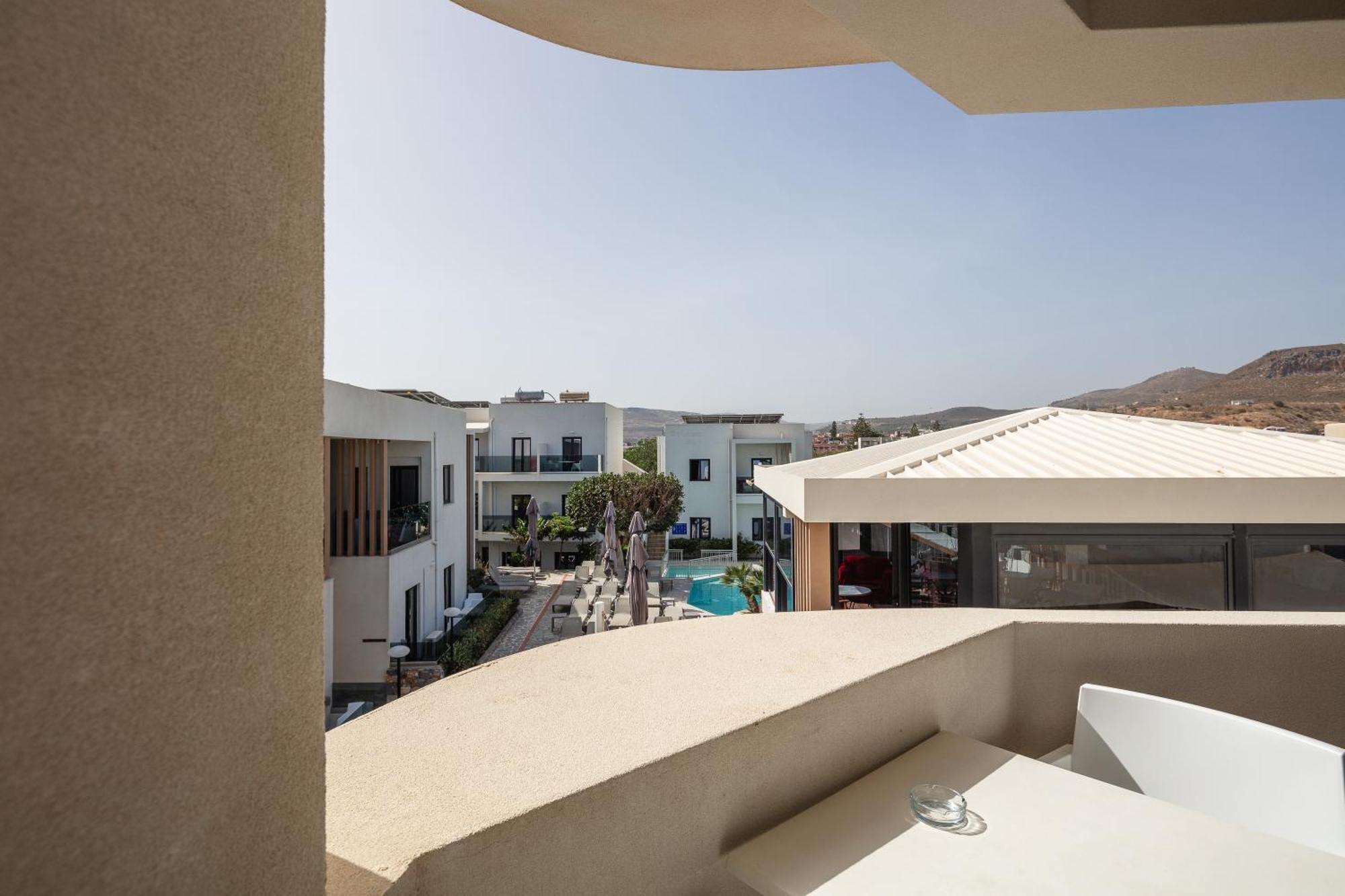 Golden Bay Boutique Hotel & Bungalows Kokkini Hani Rum bild